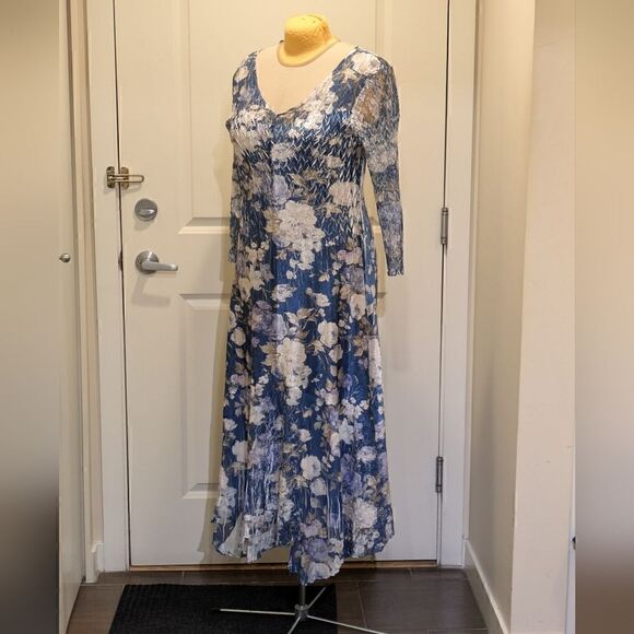 EUC Komarov XL Lace Sleeve Charmeuse and Chiffon Cocktail Dress in Casablanca - Picture 16 of 16